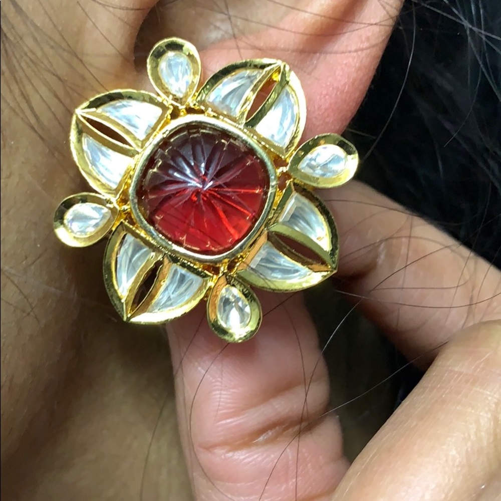red stud - Picture 4 of 5